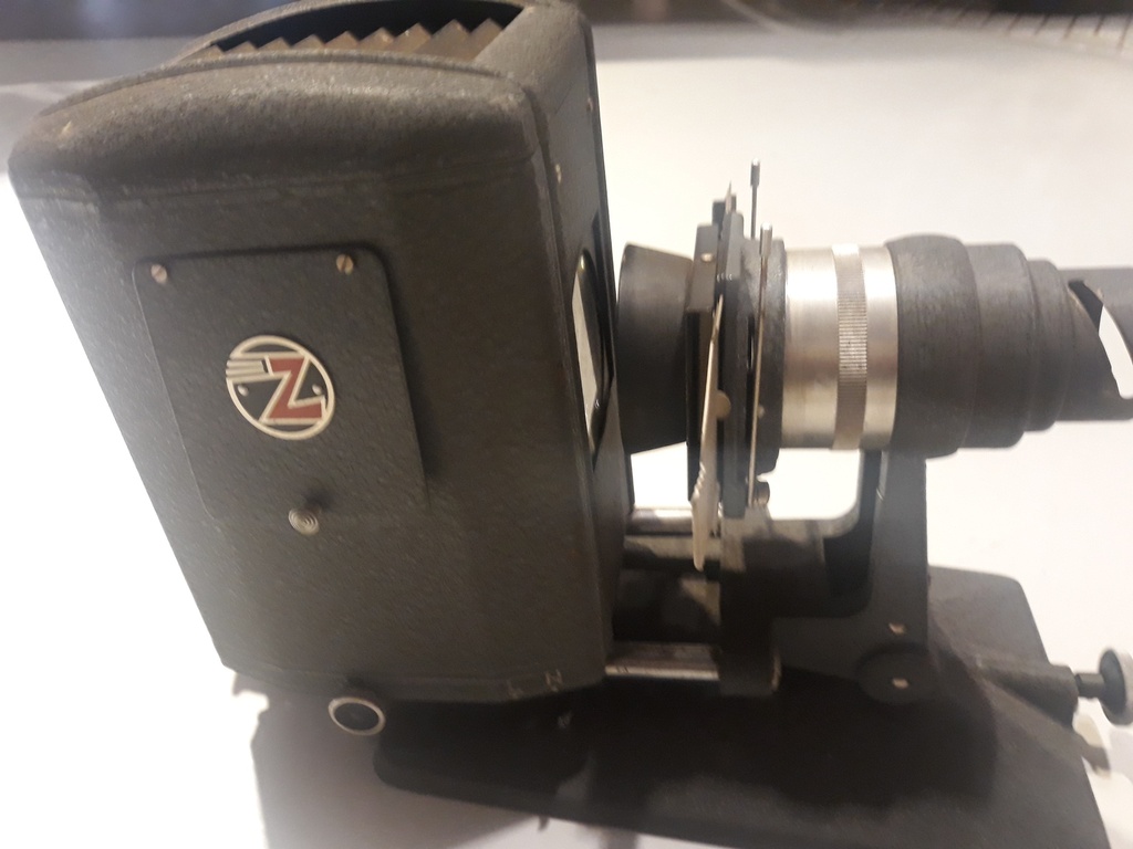 Zett Projektor modell S