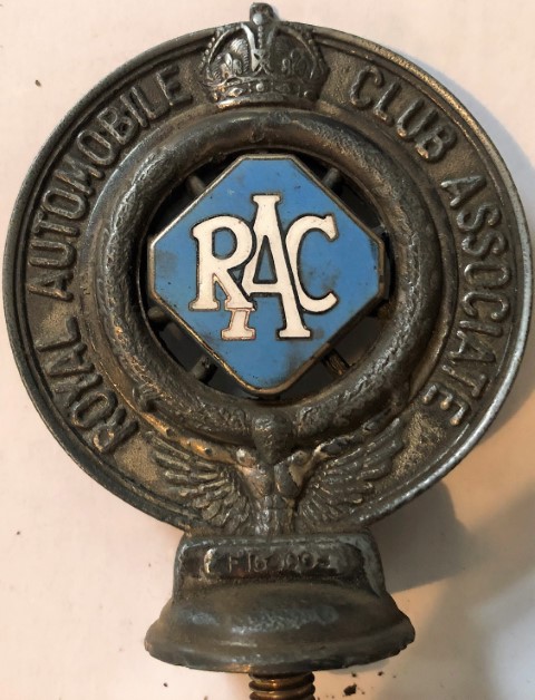 Badge Royal Automobile Club Associate N°F164003