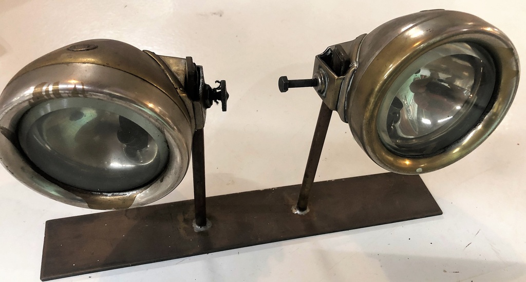 Luminaire de stand C.V.A. électrique 1925