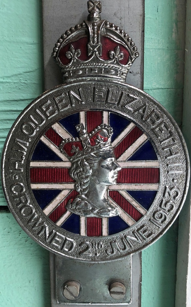Badge H.M Queen Elizabeth crowned 2nd june 1953