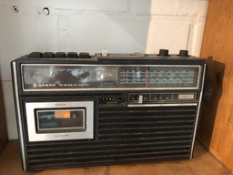 [5-00017] Draagbare Radio-cassetterecorder Sanyo