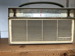[5-00019] Draagbare Radio Philips UML
