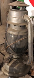 [3-00026] Kerosene lamp  